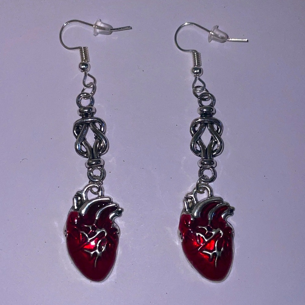 Dremora Daedra Inspired Heart Earrings Anatomical Oblivion Skyrim Vampire 🩸